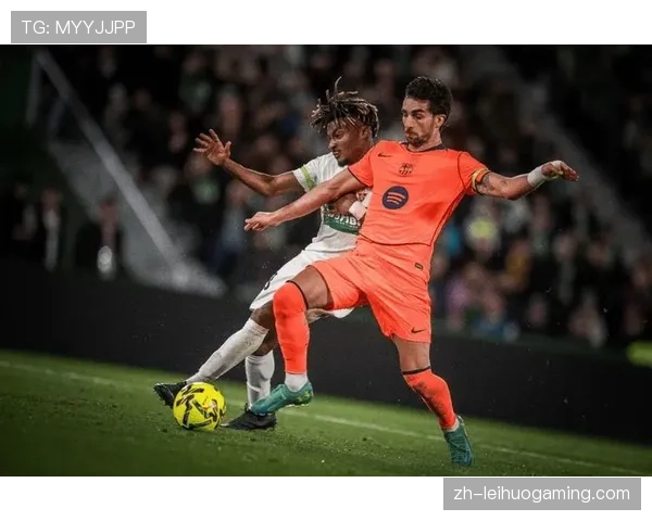 巴萨小将亚马尔轻伤缺席合练,周末联赛位置可能由费兰·托雷斯或拉菲尼亚替代。 巴萨小将亚马尔轻伤缺席合练,周末联赛位置可能由费兰·托雷斯或拉菲尼亚替代。