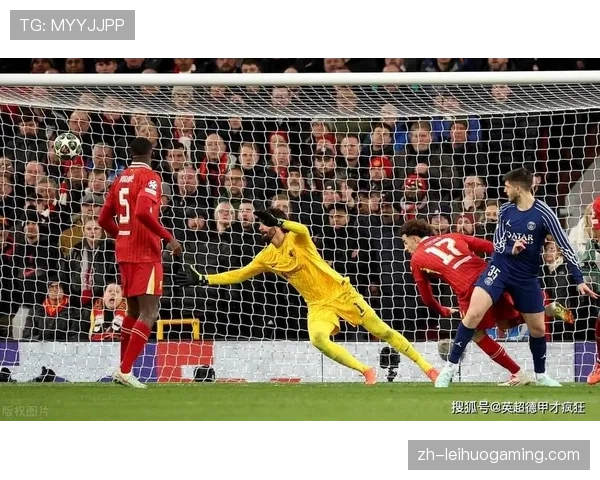 利物浦在训练基地测试新型定位球战术,利用多名球员的交叉跑动制造空间 利物浦在训练基地测试新型定位球战术,利用多名球员的交叉跑动制造空间